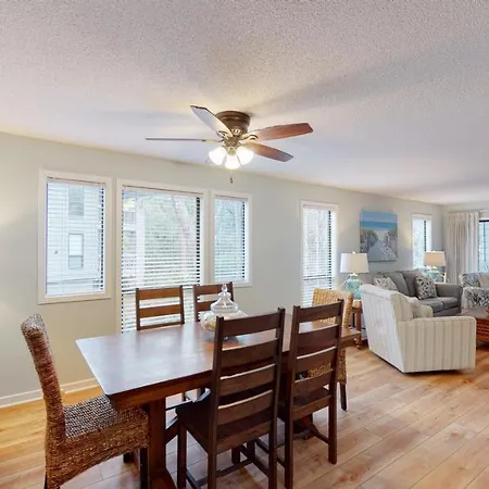 7809 Centre Court Villa